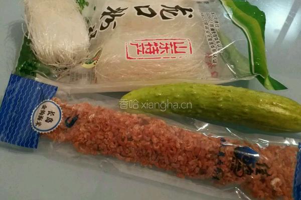 黄瓜粉丝拌海米的做法图解1