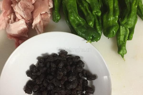 阳江豆鼓焖青椒肉的做法图解2