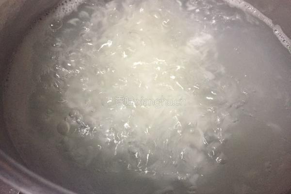香菜瘦肉粥的做法图解5