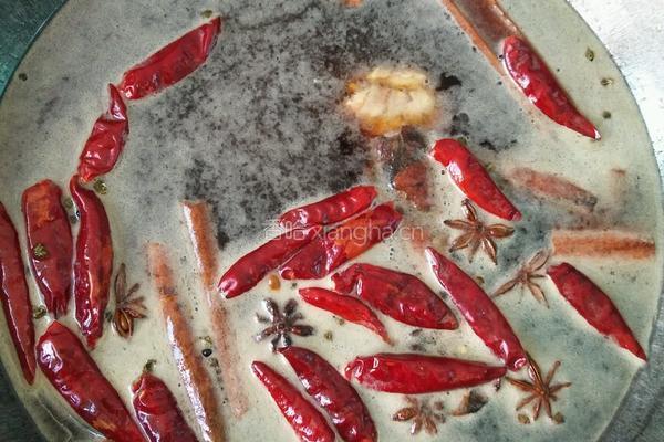 扣肉土豆的做法图解2