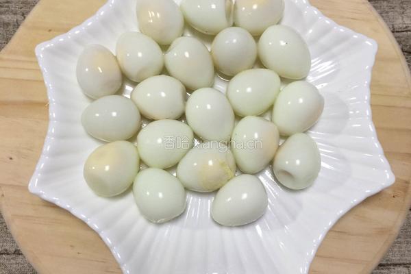 鹌鹑蛋红烧肉的做法图解2