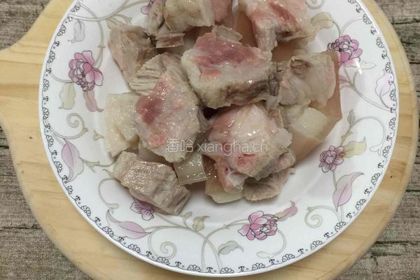 鹌鹑蛋红烧肉的做法图解3
