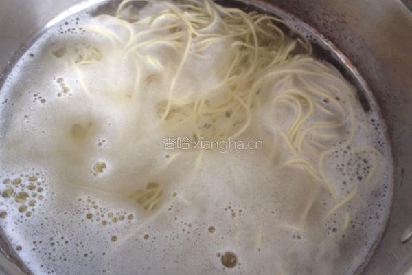 西柿牛肉拌面的做法图解10