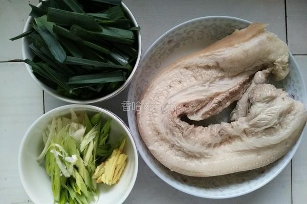 豆瓣酱炒五花肉的做法图解1