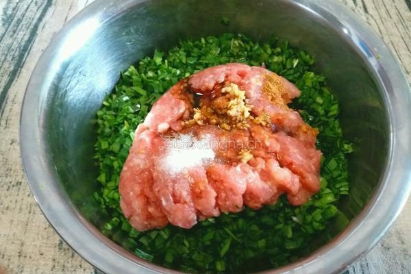 韭菜猪肉馅的做法图解5