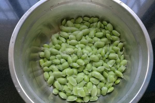 青毛豆炒田鸡的做法图解2