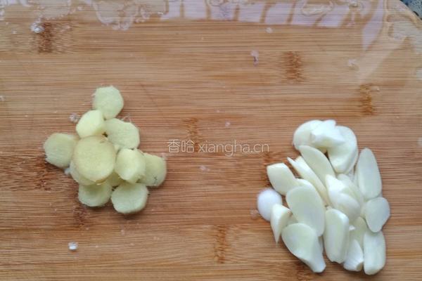 青毛豆炒田鸡的做法图解3