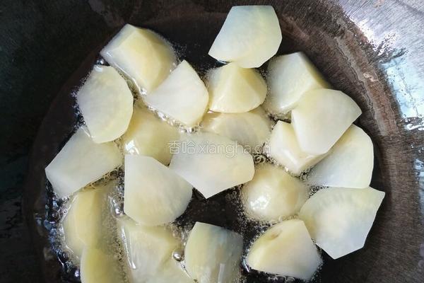 扣肉土豆的做法图解6