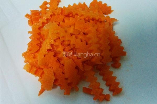 黑木耳胡萝卜炒包菜的做法图解3