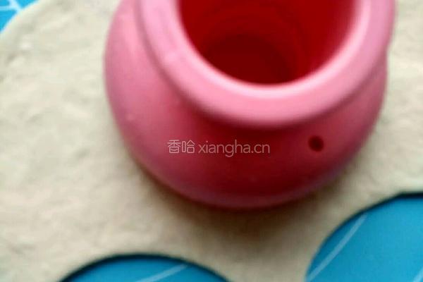 好吃不够的家庭版甜甜圈的做法图解2