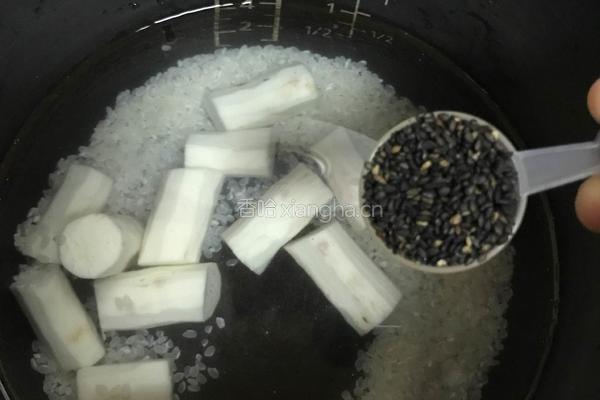 芝麻山药粥的做法图解2