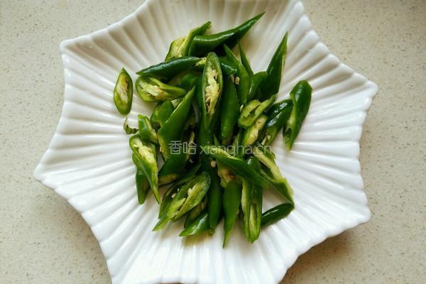 线椒炒鸭胗的做法图解4