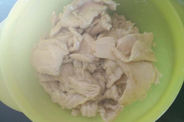 滑溜鸡肉片的做法图解3