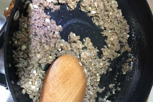 芹菜碎牛肉的做法图解5
