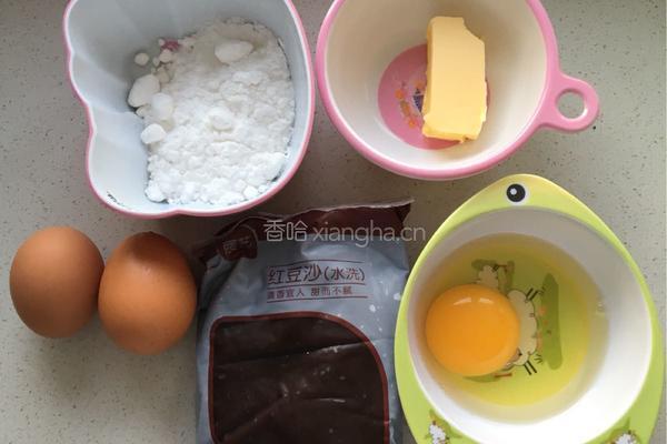 豆沙面包的做法图解2