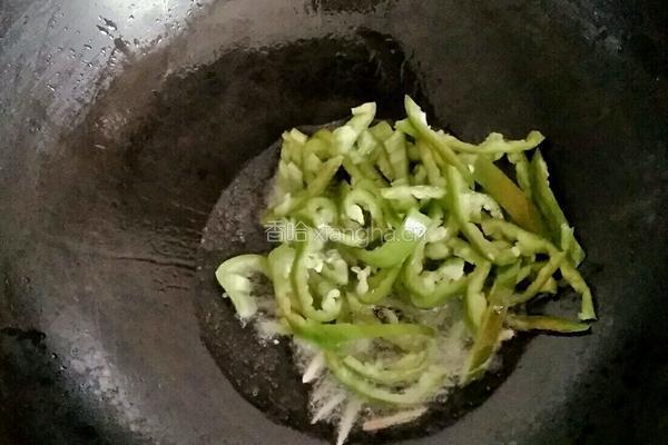 青椒炒馒头做法的做法图解5