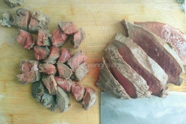 土豆胡萝卜西红柿炖牛腩的做法图解1
