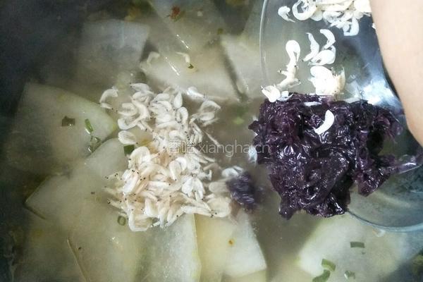 冬瓜虾皮紫菜汤的做法图解6