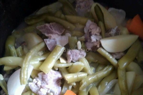 炖排骨土豆四季豆
