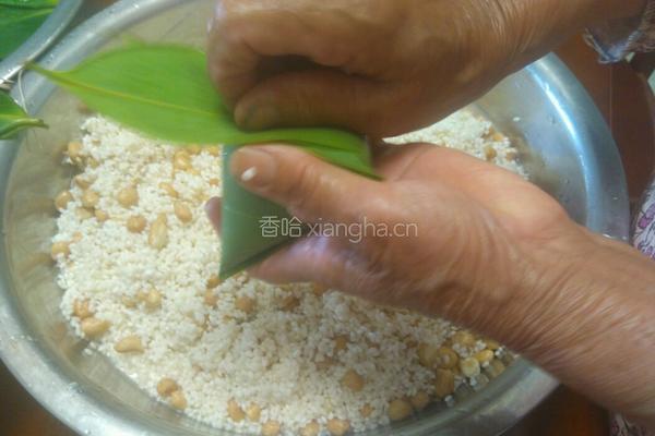 咸肉粽的做法图解8