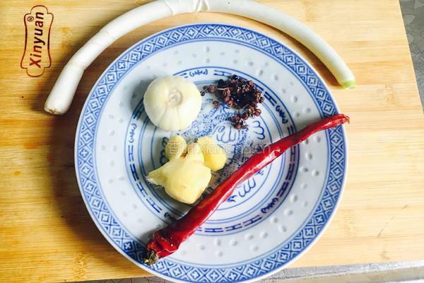 香菇焖鸡腿的做法图解3