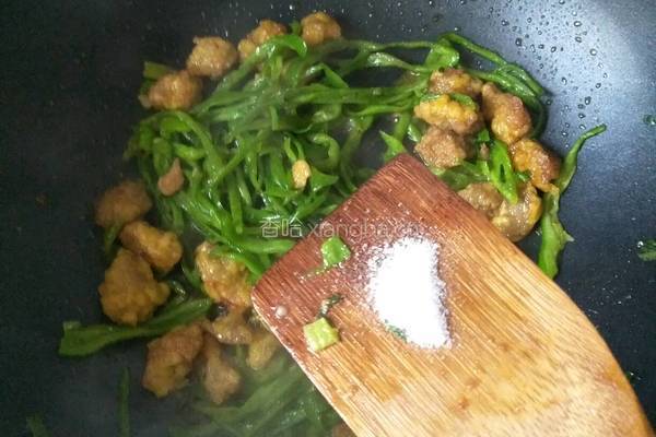 青椒炒酥肉的做法图解6