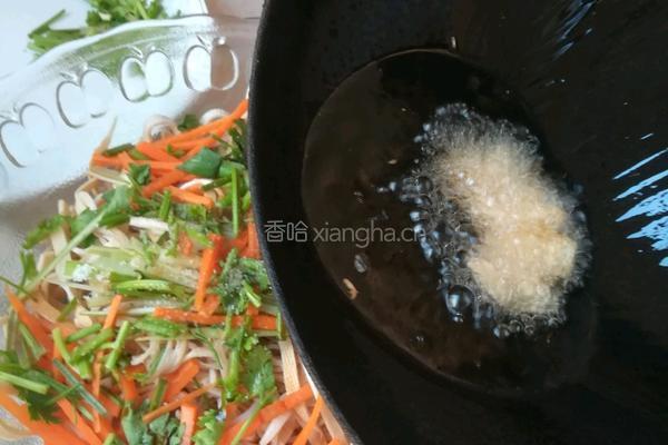 凉拌金针菇豆腐皮的做法图解7