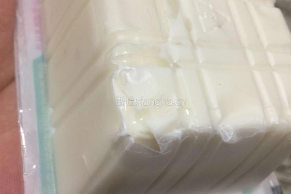 肉松拌豆腐的做法图解2