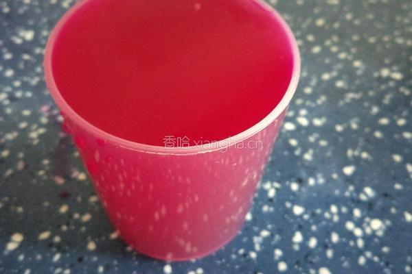 火龙果汁凉粉的做法图解2
