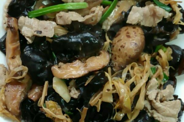 黄花菜炒木耳香菇瘦肉片的做法图解10