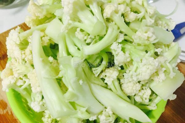 素炒花菜的做法图解2
