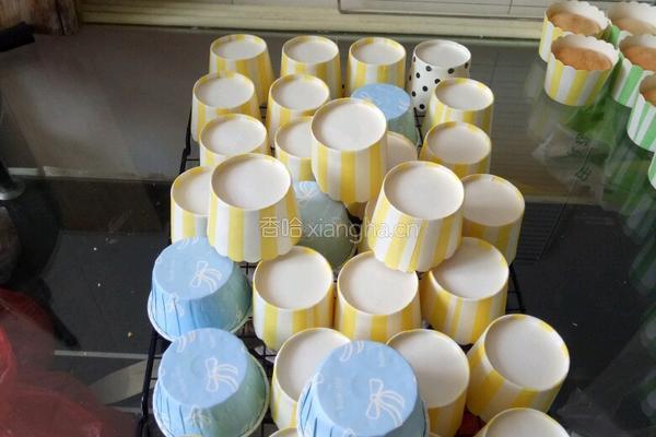 戚风杯子蛋糕的做法图解12