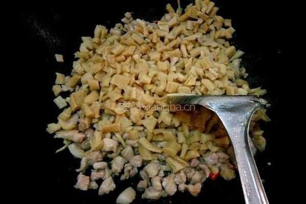 萝卜干炒肉的做法图解5