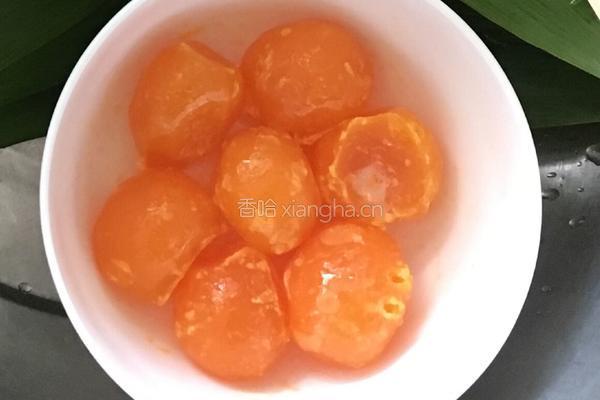 蛋黄肉粽的做法图解3