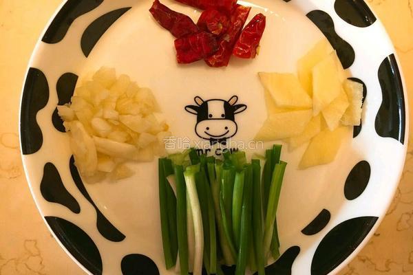 客家小炒（鱿鱼）的做法图解2