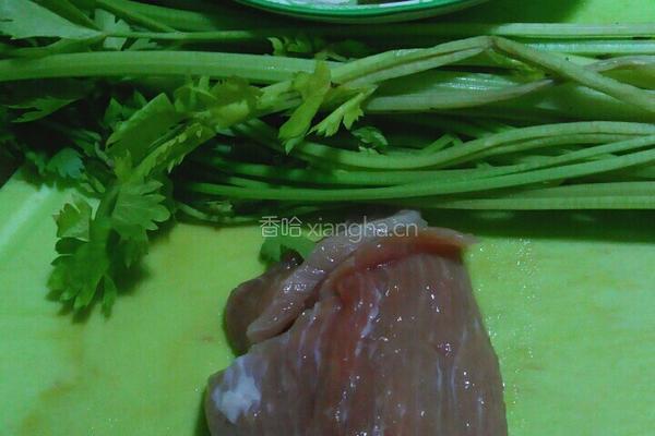 香芹豆泡肉丝的做法图解1