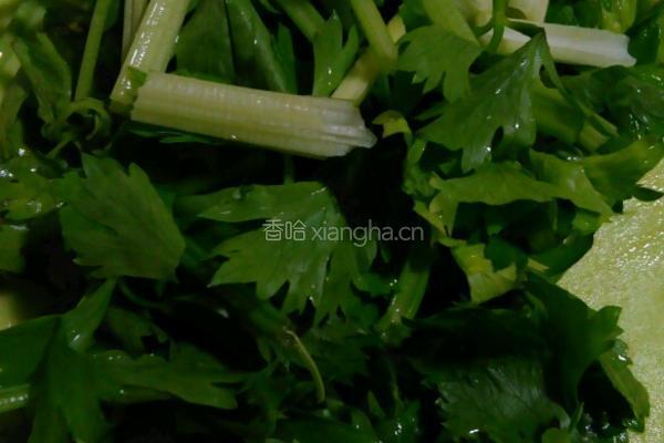 香芹豆泡肉丝的做法图解2