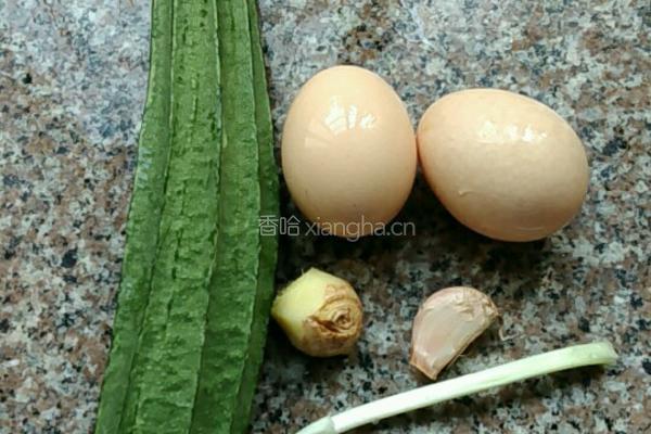 鸡蛋炒丝瓜的做法图解1