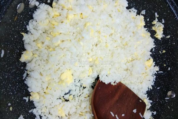 蚝油炒饭的做法图解3