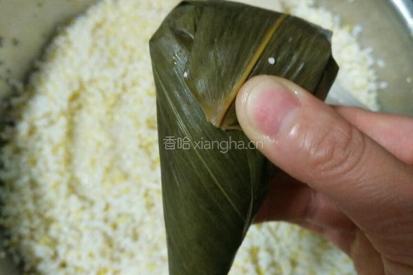 蛋黄肉粽的做法图解16