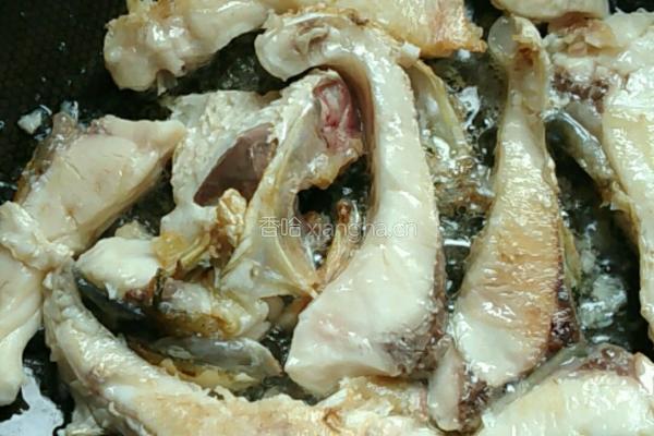 煎焖鲩鱼腩的做法图解10