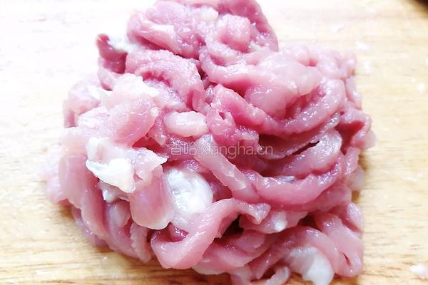 毛豆米炒肉丝的做法图解1
