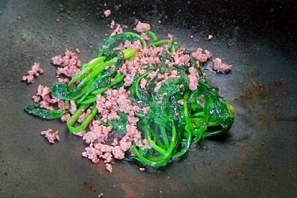 肉末菠菜的做法图解11