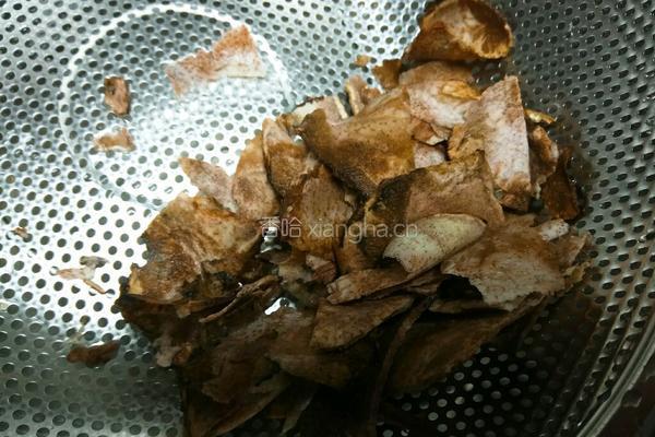 土茯苓薏米紅萝白的做法图解1