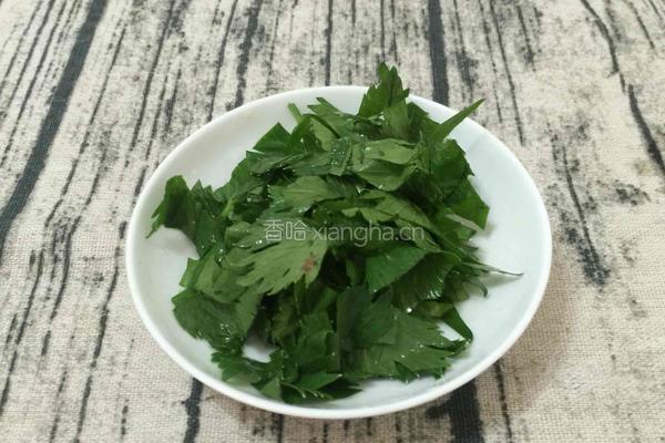 芹菜粉葛咸骨粥的做法图解5