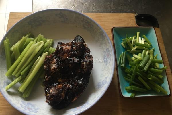 酱牛肉烧豆腐时蔬的做法图解2