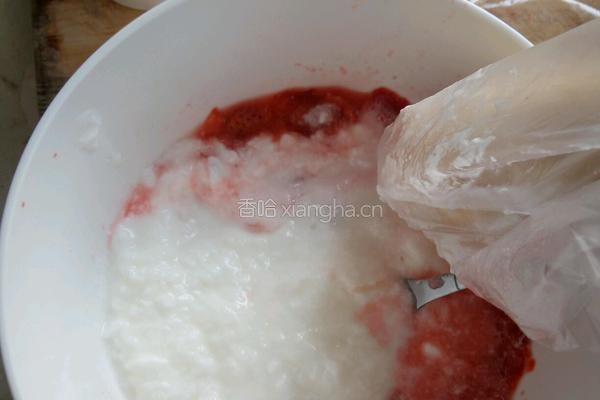 草莓酸奶雪糕的做法图解8