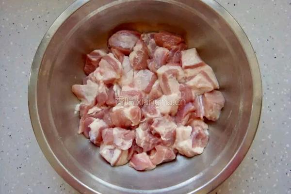咕噜肉的做法图解1