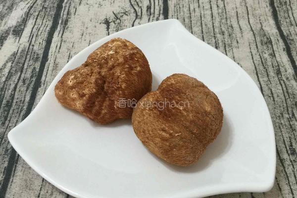 猴头菇鱼胶莲子炖瘦肉汤的做法图解1