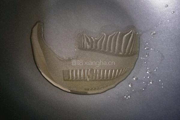 炝胡萝卜片的做法图解4